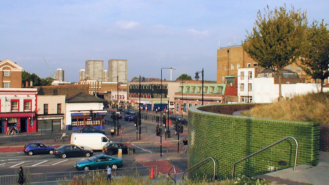 Minibus Hire in Mile End